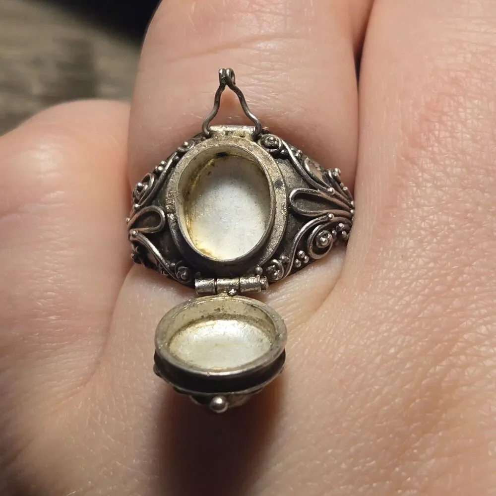 Rare Amber Poison Ring vintage sterling silver ring sz 9.5
